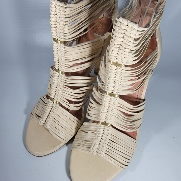 Vince Camuto Strappy Heels Cream/Ivory Color Strappy Heels Open Toe Leather 7.5 - Picture 15 of 16